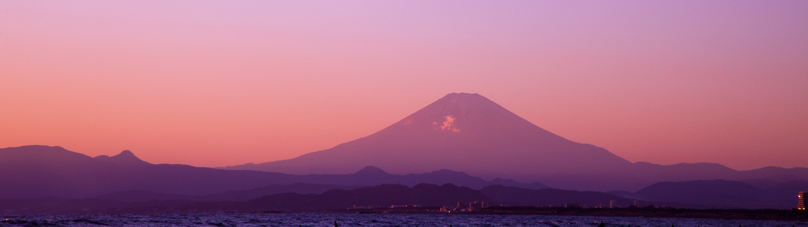 山梨県の駅から特別席を利用するのイメージ